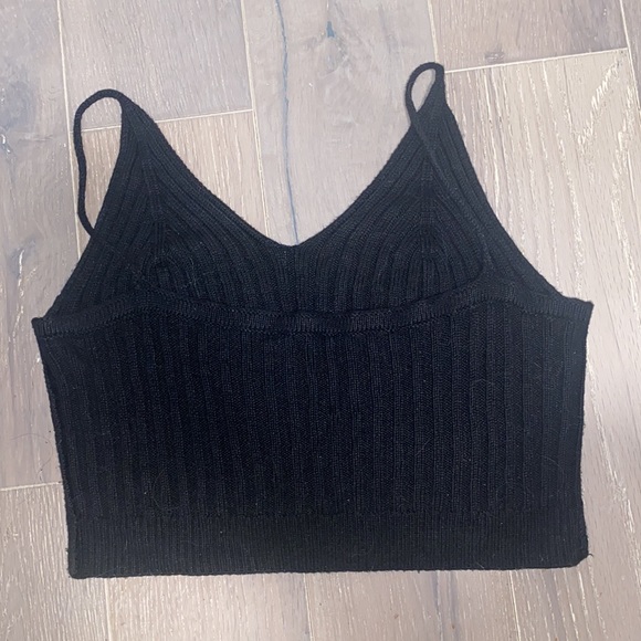 Ribbed knit black woven tank top - Picture 3 of 3